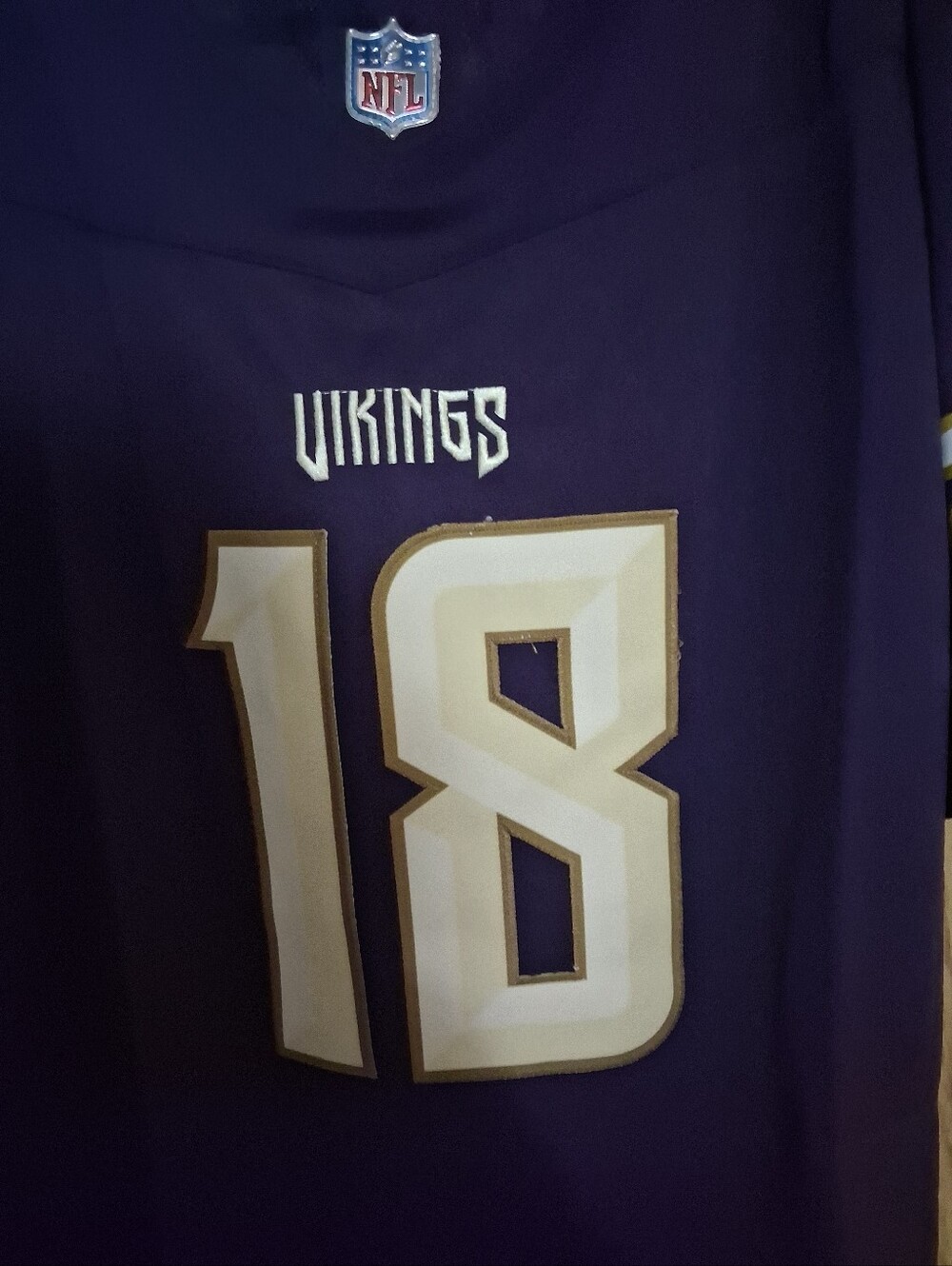 Sports Card With Justin Jefferson Minnesota Vikings Fuse Rivalry Large Jersey - Picture 6 of 7